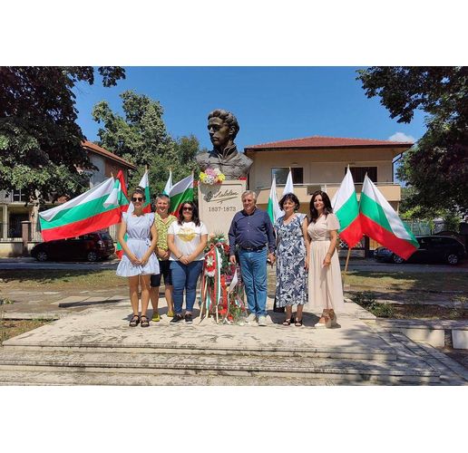 Гражданството на Мездра почетете 186-ата годишнина от рождението на Васил Левски 