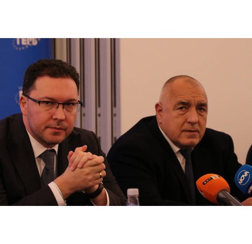 Даниел Митов