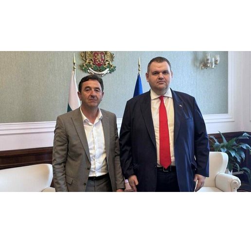 Делян Пеевски и Шинаси Сюлейман, кмет на Кирково, юни 2025