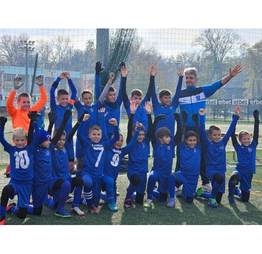 Децата на ОФК "Левски – Карлово" завършиха на първо място в класирането на Областното първенство