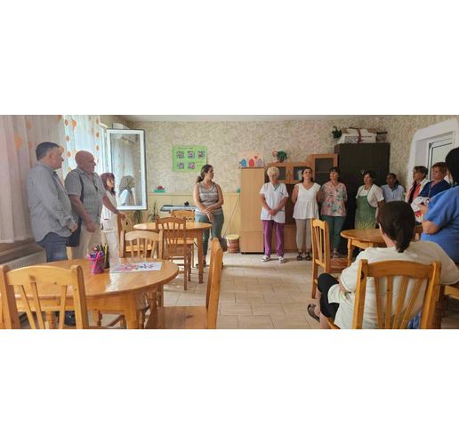 Д-р Емил Кабаиванов посети Центъра за настаняване от семеен тип в Бегунци и Дневния център в град Баня
