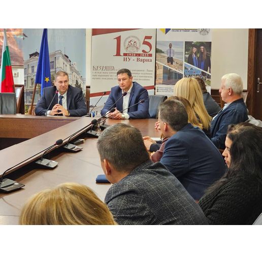 Емил Радев в ИУ-Варна