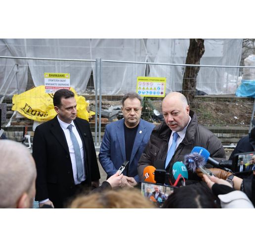 министър-председателят в оставка Росен Желязков пред медиите във Велико Търново