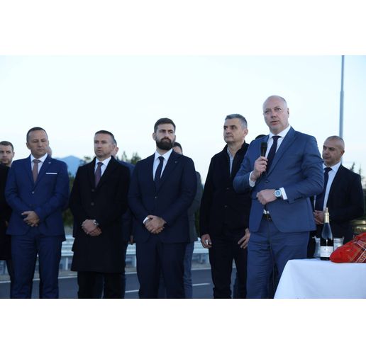 Министър-председателят Росен Желязков участва в церемонията по въвеждане в експлоатация на обновен участък от път Е-79 между Бело поле и Симитли, включително стария тунел "Железница"