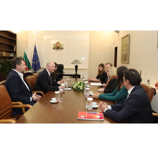 Възможностите за задълбочаване на сътрудничеството обсъди премиерът Желязков с вицепрезидента на "Моторола Солюшънс" Майкъл Каае 