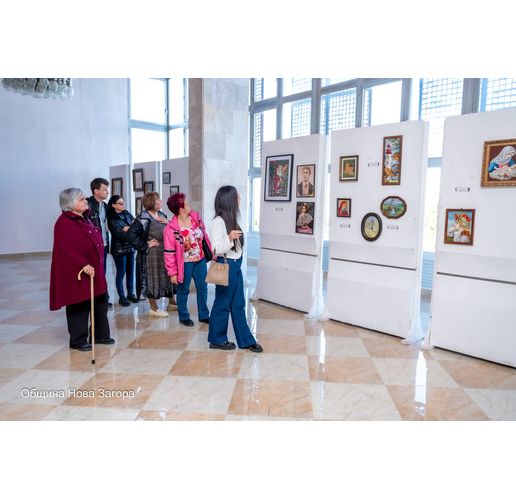 "Тихите разказвачи – истории в бодове": Втора изложба на гоблени в Нова Загора