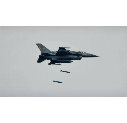 Изтребител F-16  на тайландските ВВС