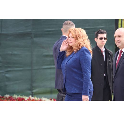 Илияна Йотова