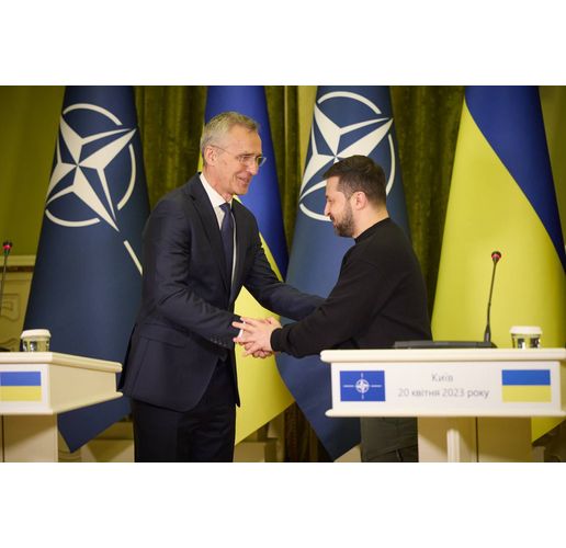 Йенс Столтенберг и Володимир Зеленски