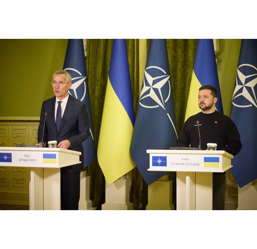 Йенс Столтенберг и Володимир Зеленски