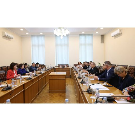 Заместник министър-председателят и министър на транспорта и съобщенията Гроздан Караджов на среща с Националното сдружение на общините в Република България