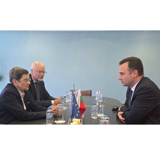 Министърът на енергетиката Жечо Станков по време на разговора си със старшия изпълнителен вицепрезидент на Фраматом г-жа Катрин Корнан