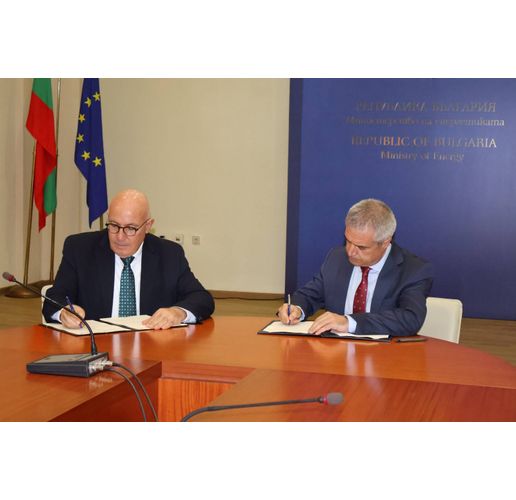 Вицепрезидентът на ЕИБ Кириакос Какурис и министърът на енергетиката Румен Радев