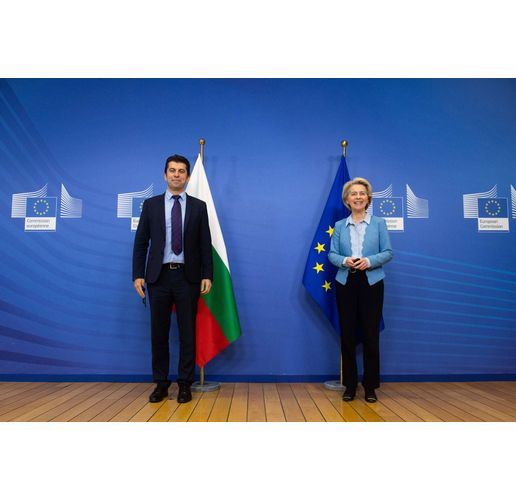 Кирил Петков и Урсула фон дер Лайен