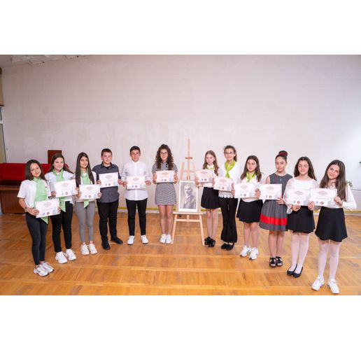 В Мездра наградиха призьорите в четвъртото издание на Общинския детски конкурс рецитал на Вазови творби 