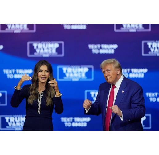 Кристи Ноем и Доналд Тръмп