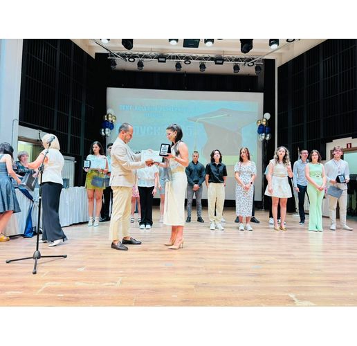 Лауреати от Математическата гимназия