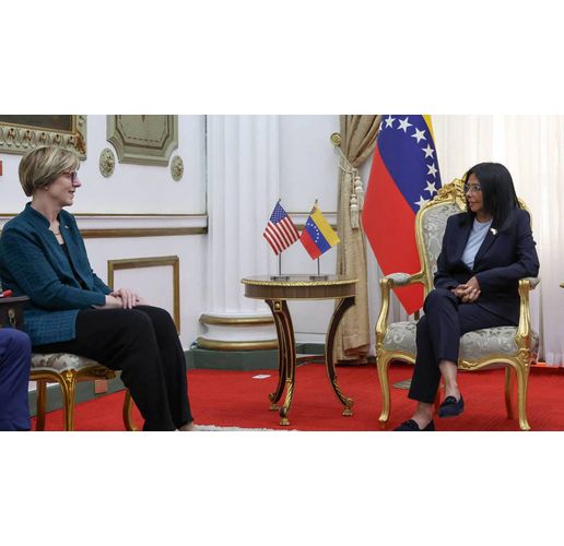 Лора Догу (вляво) и Делси Родригес