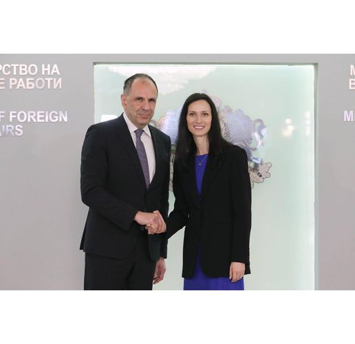 Вицепремиерът и министър на външните работи Мария Габриел и министърът на външните работи на Република Гърция Георгиос Герапетритис