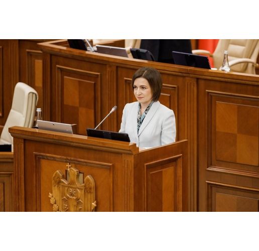 Мая Санду пред молдовското НС