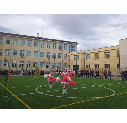 Нова спортна площадка откриха в ОУ "Христо Ботев" - Мездра 