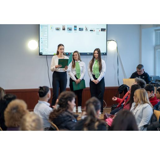 Ученици и учители от Мездра отбелязаха Международния ден на Франкофонията 