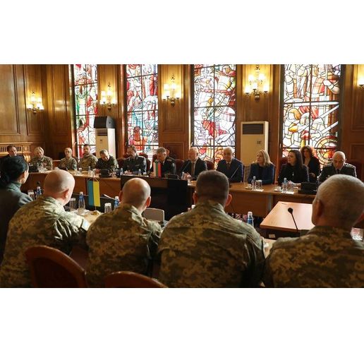 Министър Тагарев се срещна с украински военнослужещи