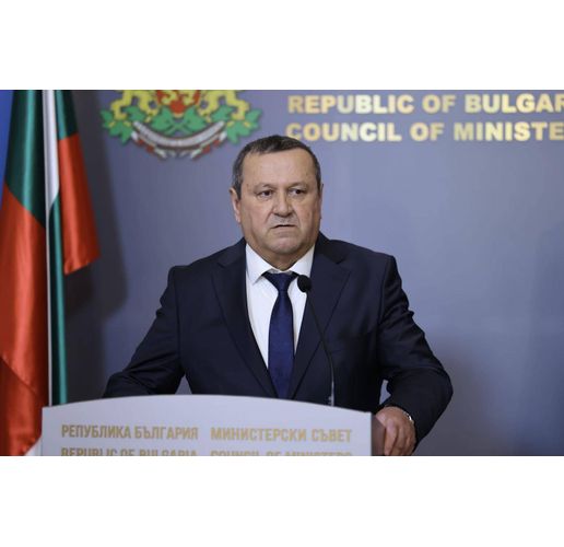 Министър Хасан Адемов