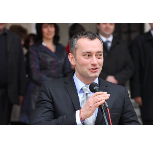 Николай Младенов 