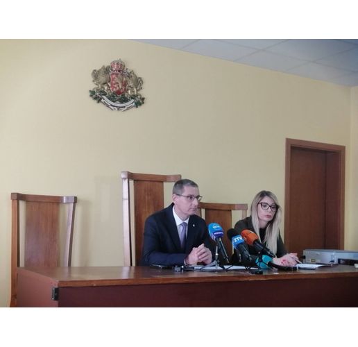 Окръжният прокурор на Плевен Владимир Николов изнесе подробности във връзка с разследване на възникналото ПТП с починало 12 годишно дете