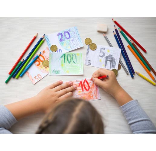 Нови образователни материали подготвят учениците за въвеждането на еврото