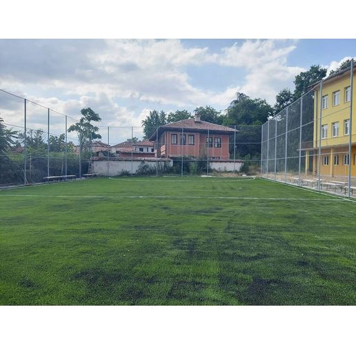 Община Карлово изгради нова спортна площадка в СУ „Васил Левски“