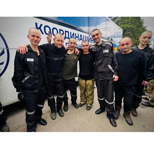 Освободени украински военнопленници
