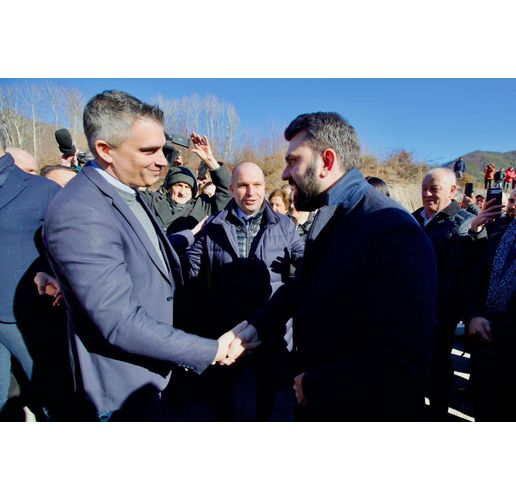 Откриването на пътния участък от Димарио до границата с България при Рудозем 