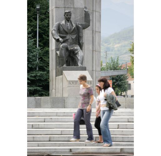 Паметникът на революционера в Гоце Делчев