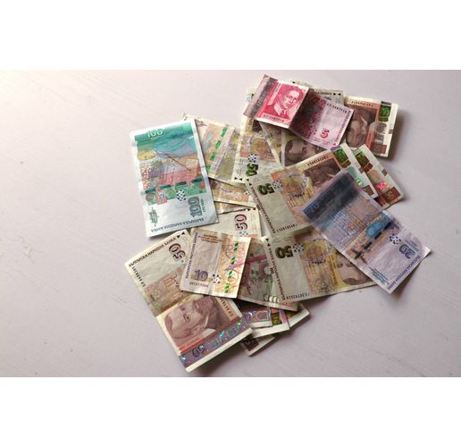 Пари, банкноти, български левове