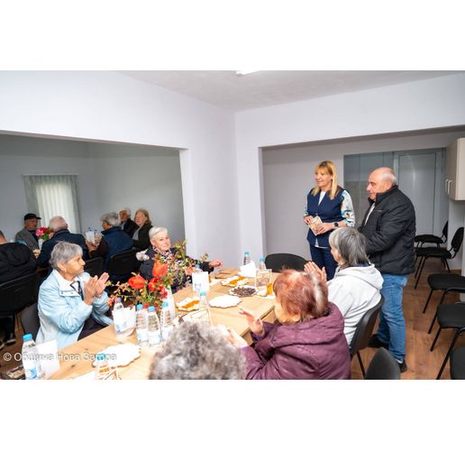 Село Сокол празнува откриването на новия си пенсионерски клуб