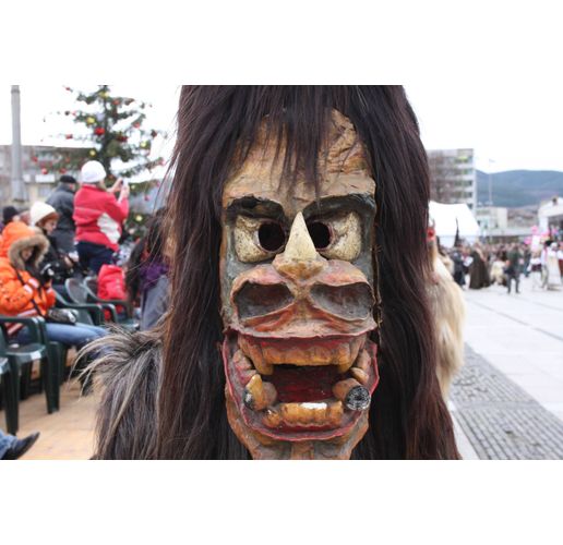 Международен фестивал на маскарадните игри "Сурва" в Перник 