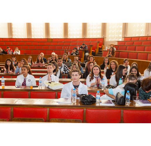  Ученическото състезание "Млади изследователи" събира 80 отбора в УХТ