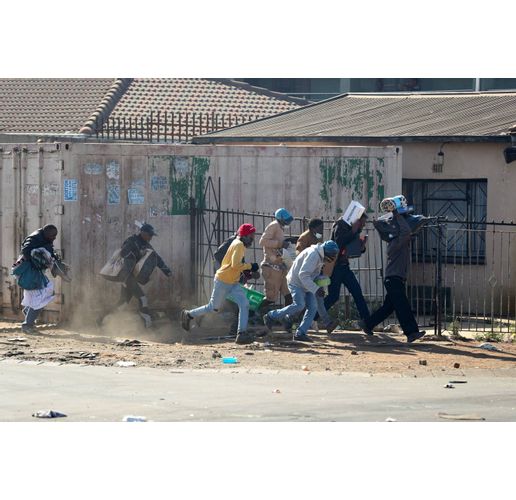 Погроми разтърсват Южна Африка