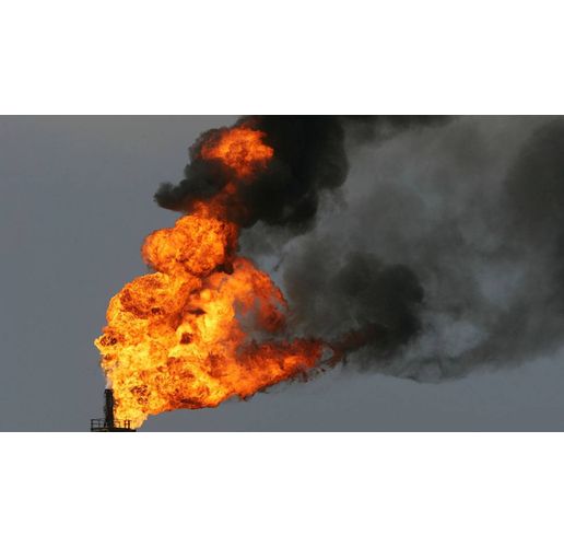 Пожар и взрив в руска рафинерия 