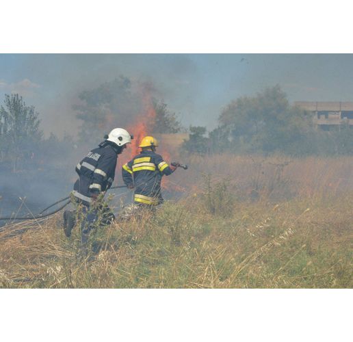 Пожар, пожарникари
