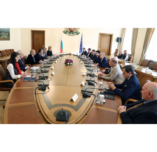 Премиерът Гълъб Донев проведе среща с работодателските организации 