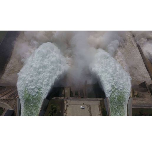 Изпускане на препълнен язовир 