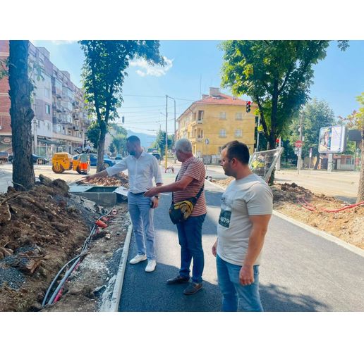 Продължават ремонтите на пътища във Враца