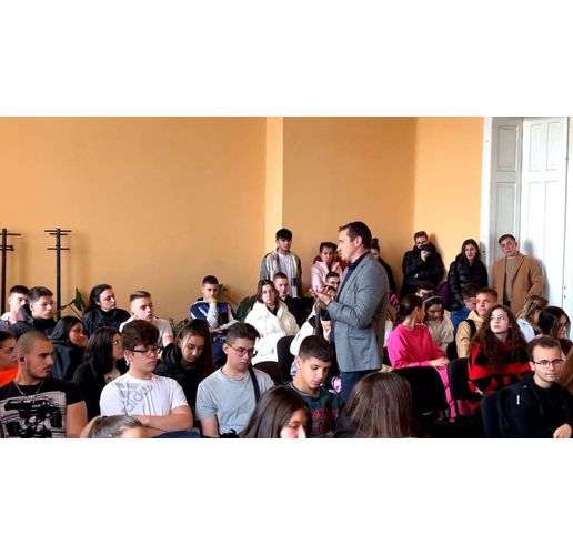 Прокурори от Кюстендил говориха с близо 100 ученици от езикова гимназия "Д-р Петър Берон" за правото и разделението на властите
