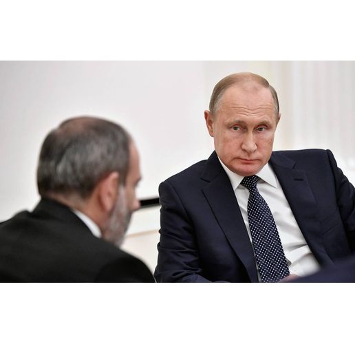 Диктаторът Путин и арменският премиер Никол Пашинян