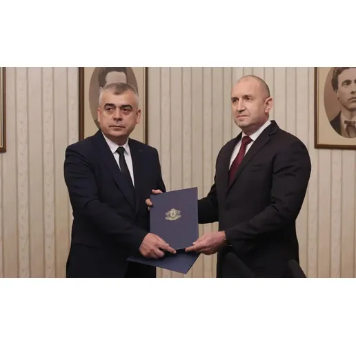 Радев връчва мандата на АПС