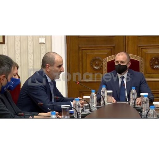 Радев прие на "Дондуков" 2 човека, който го наричаше българският "Мадуро"