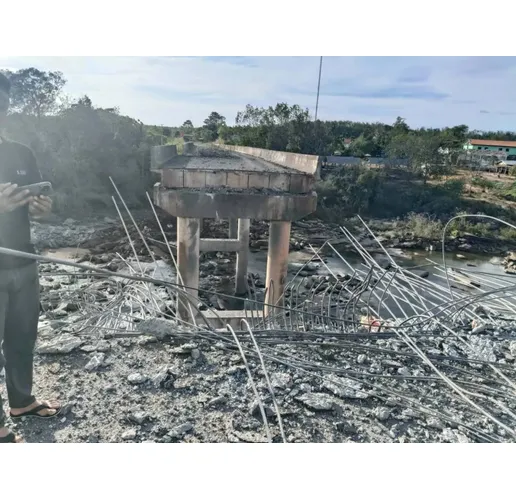 Разлушен мост в Камбоджа вследствие на тайландски удари